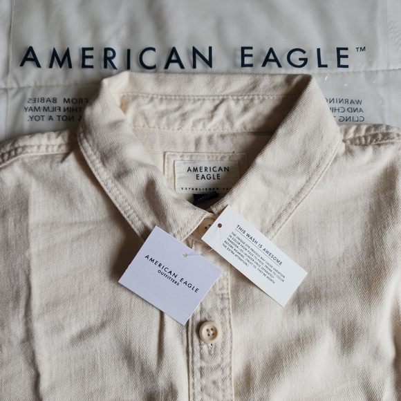 American Eagle Denim Button-Up Shirt Cropped - Picture 7 of 10